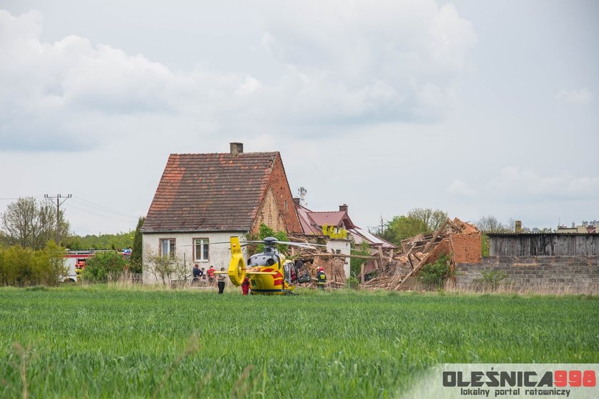 Ostrowina. Zawaliła się stodoła. 17-latek w ciężkim stanie trafił do szpitala