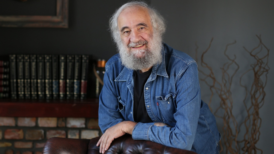 Mérő László: „A mesterséges intelligencia mindent elintéz helyettünk – és ez veszélyesebb, mint hinnénk”