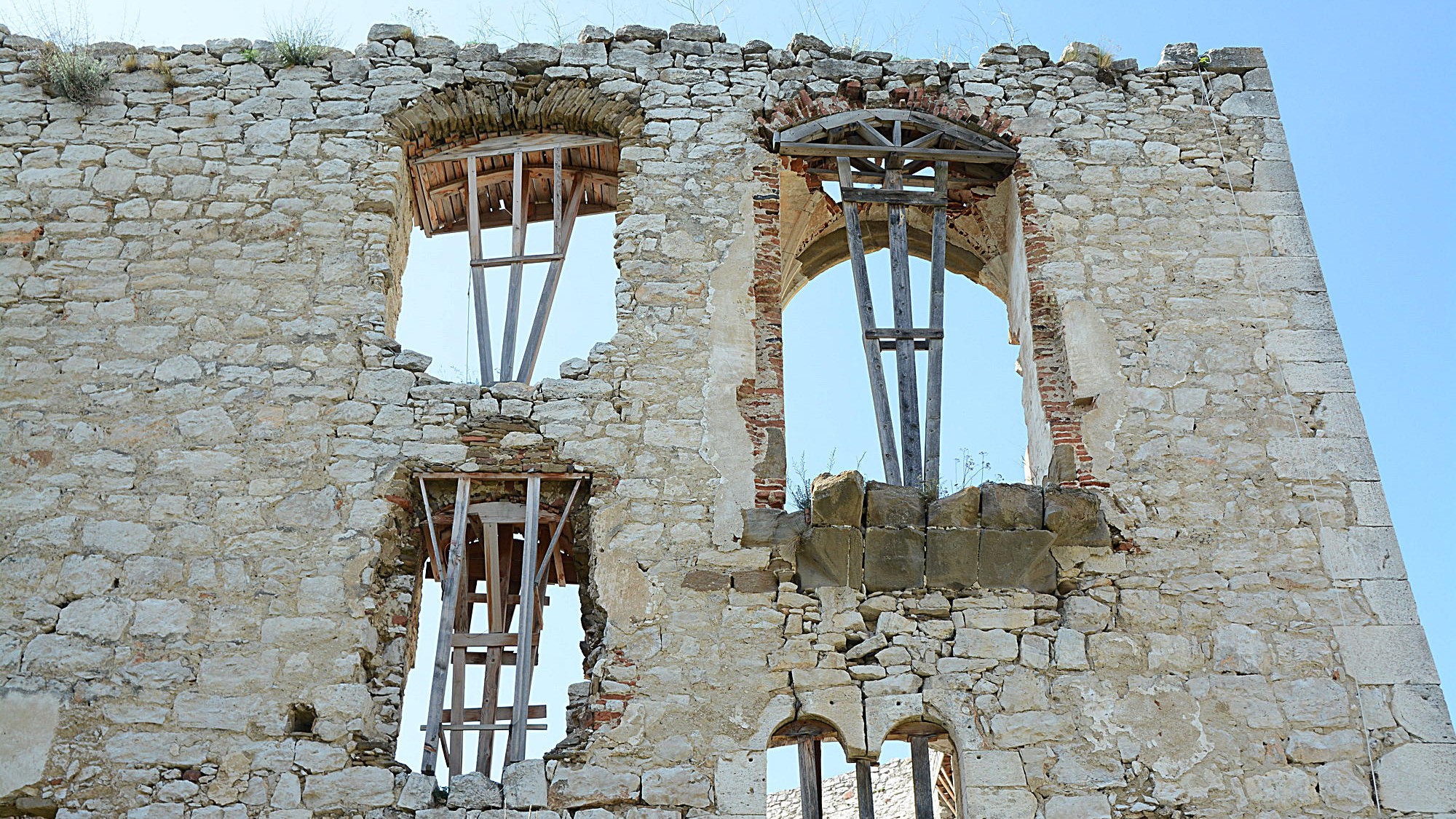 Románsky palác na Spišskom hrade je v zlom stave