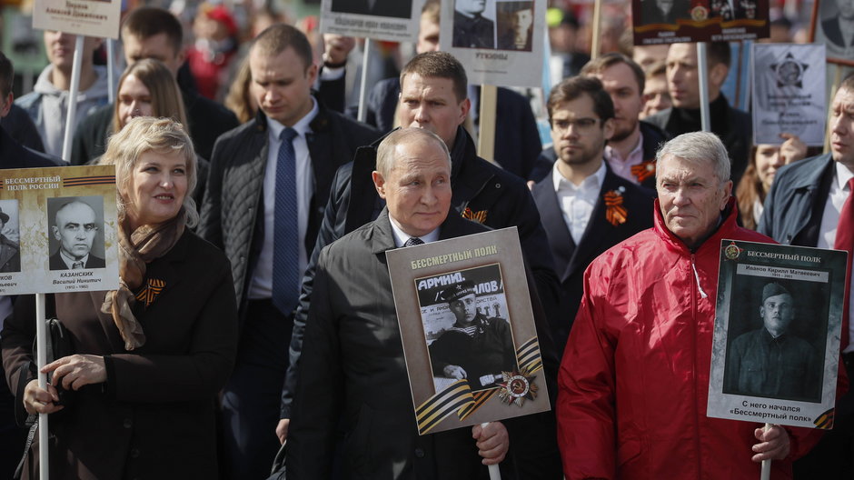 Władimir Putin na pochodzie "Nieśmiertelnego pułku" w 2022 r.