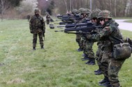 German Defence Ministers visits battalion in Husum