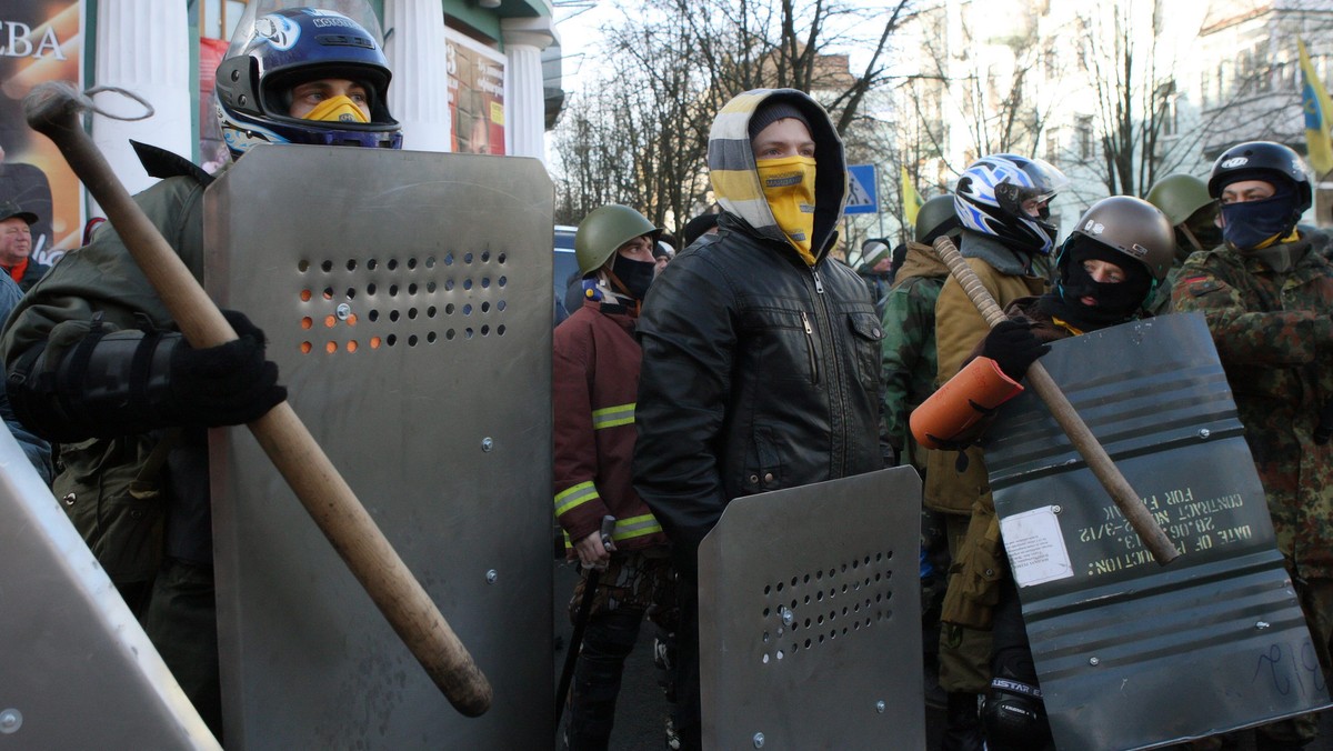 Dwie osoby zostały ranne w wyniku eksplozji ładunku wybuchowego, do której doszło w sztabie protestów antyrządowych w Domu Związków Zawodowych w centrum Kijowa. Informację tę potwierdził zarówno sztab, jak i ukraińska milicja.