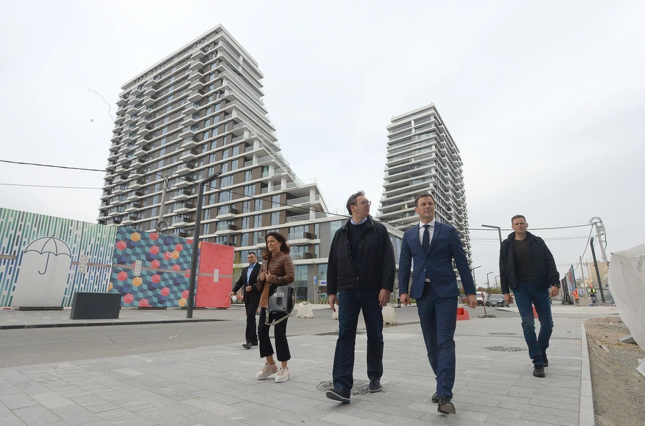 Aleksadar Vučić i ministar Siniša Mali danas u Beogradu na vodi