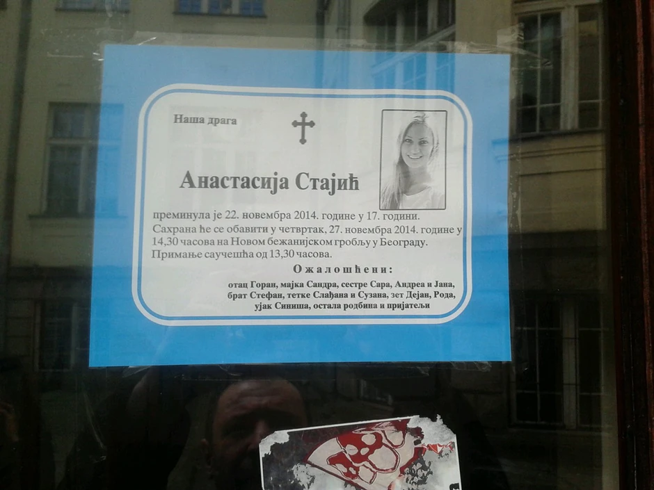 Umrlica na školskim vratima