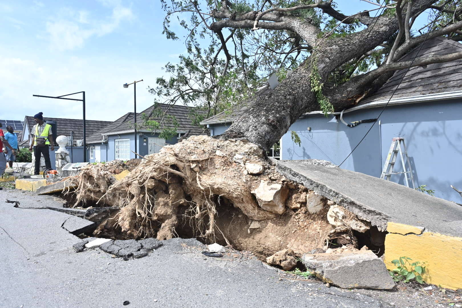 Huragan Melissa: 27 zabitych, w tym 10 dzieci - wiatr blisko 300 km/h