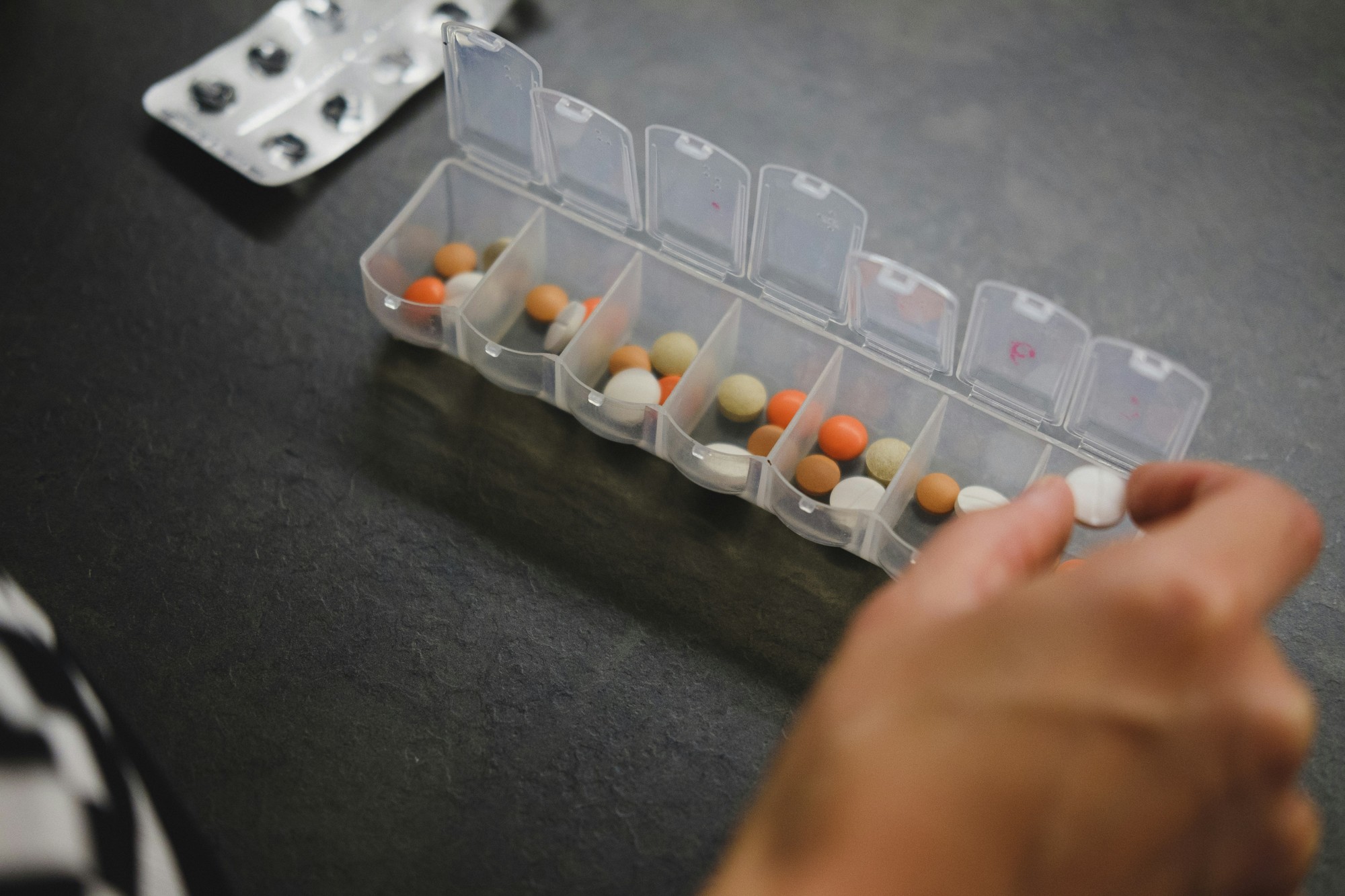 Prečo môže populárny vitamín poškodiť pečeň.