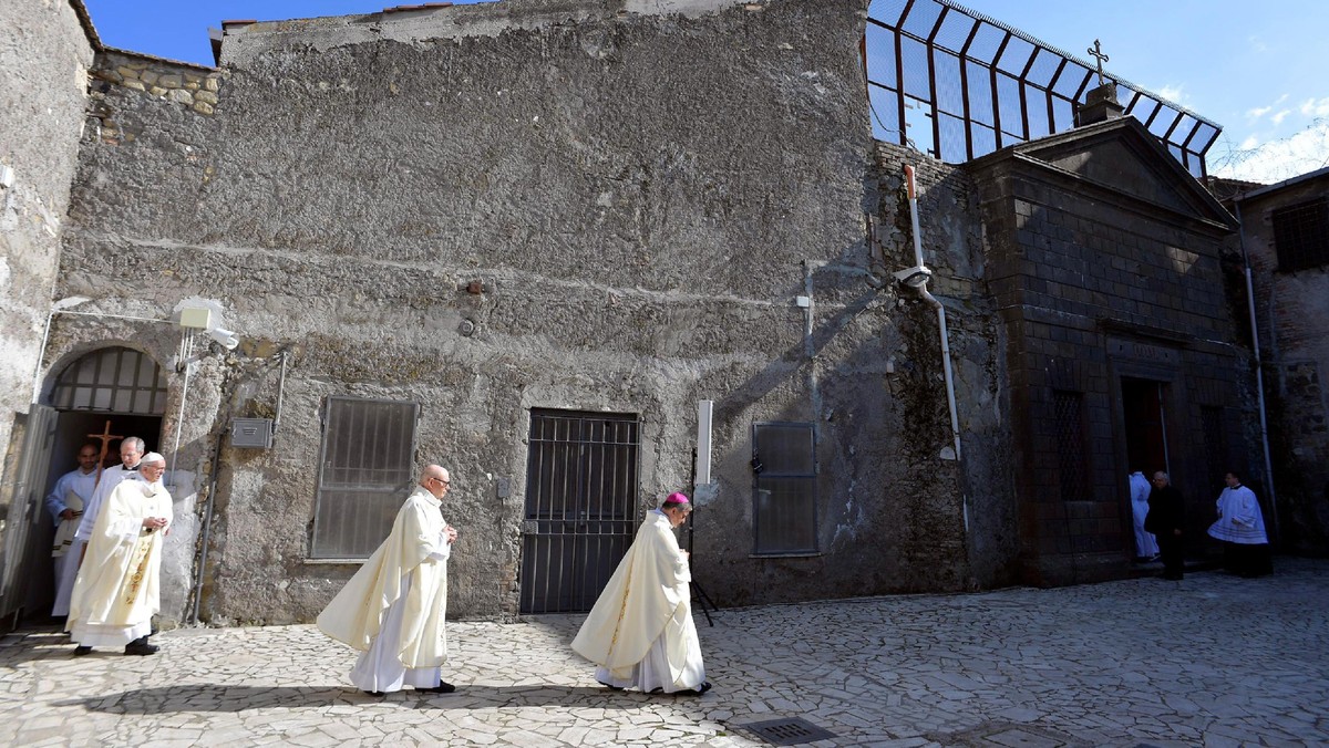 ITALY POPE FRANCIS HOLY THURSDAY PALIANO PRISON (Pope Francis in Paliano prison to celebrate Holy Thursday Mass)