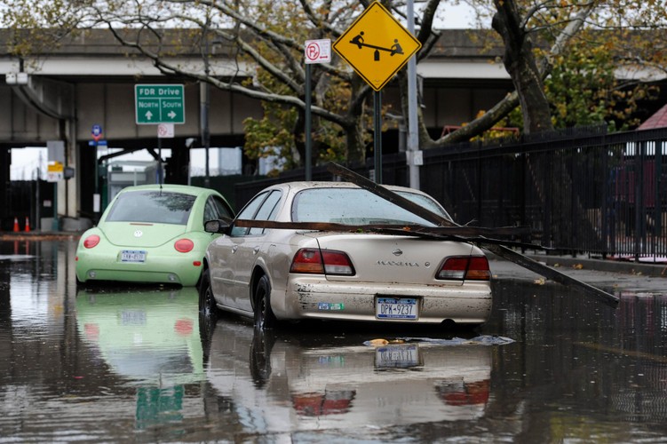 Krajobraz po przejściu cyklonu Sandy w USA