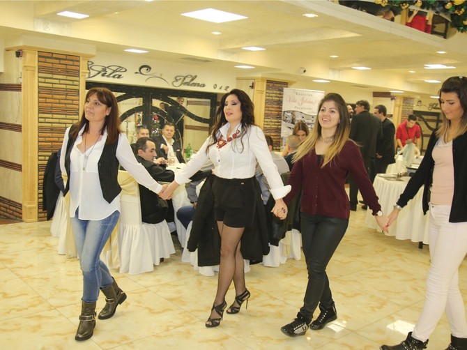 Dragana Mirković se trudi da na najbolji način ugosti kolege