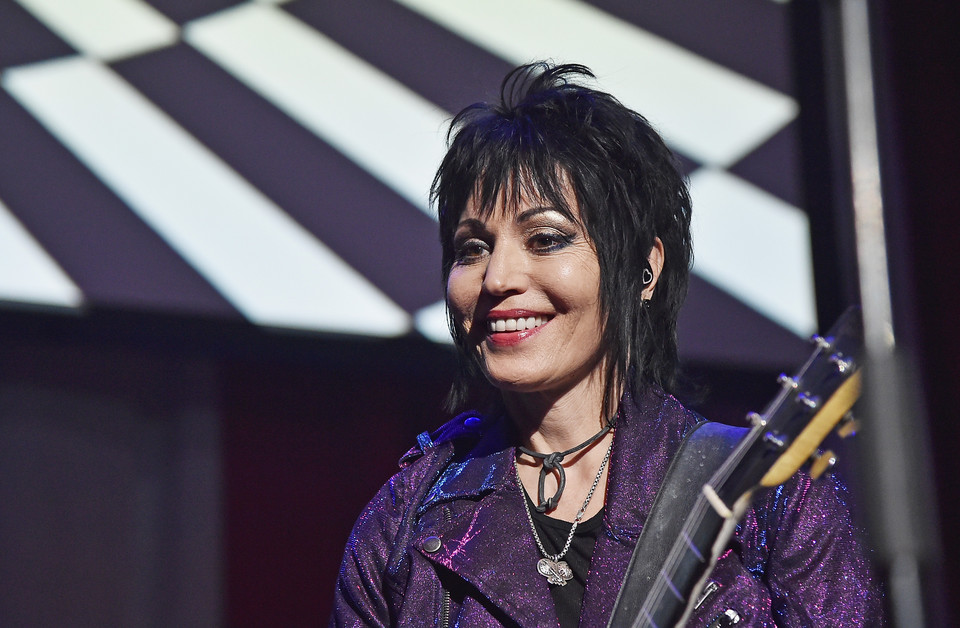 Joan Jett and the Blackhearts - "I Love Rock N Roll" (The Arrows)