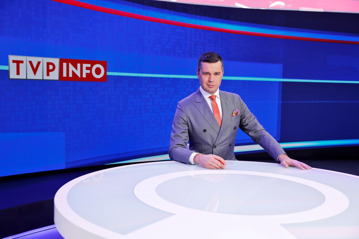 Michał Rachoń zakłócił konferencję KO pod siedzibą TVP 19 września
