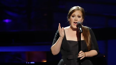 Adele ponownie na szczycie polskiej listy sprzedaży