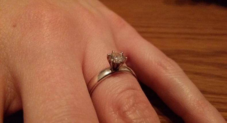 Man makes beautiful engagement ring to propose to girlfriend