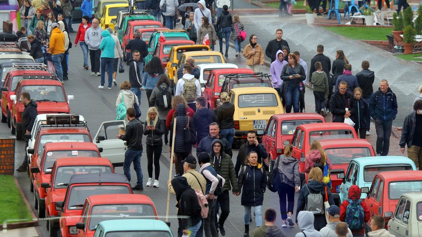 Zlot Fiatów 126 p w łódzkiej Manufakturze