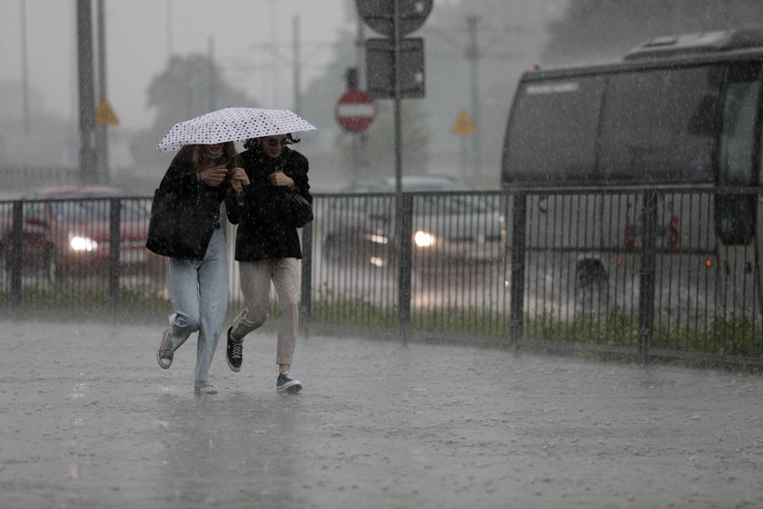 Burza i ulewne deszcze w Warszawie
