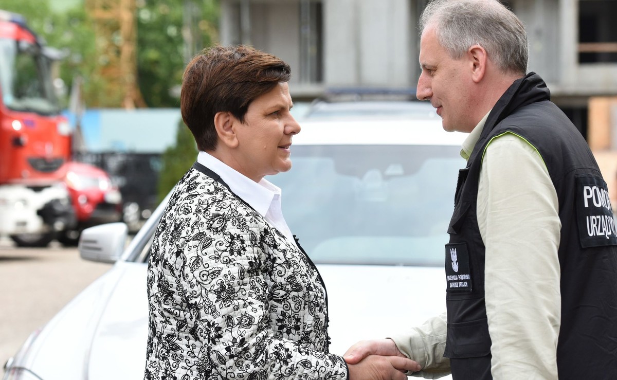 Premier Beata Szydło i wojewoda Dariusz Drelich