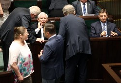 Prawybory w PiS? "Drogowskazy nie chodzą"