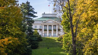 Dron nad warszawskim Belwederem! Alarm przy rządowych budynkach