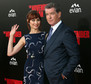 Olga Kurylenko i Pierce Brosnan na premierze filmu "The November Man"