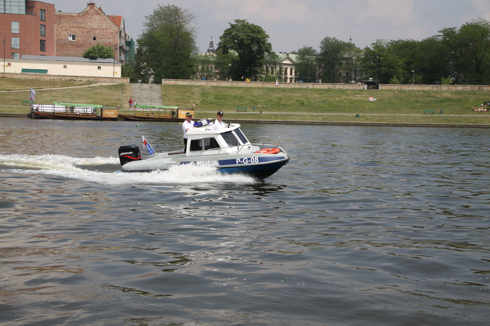 Wspólny patrol wodny policji i straży miejskiej, fot. Kamil Turecki / Onet.