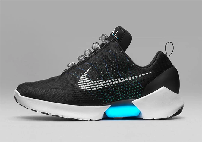 HyperAdapt 1.0 wyglądają bardzo futurystycznie