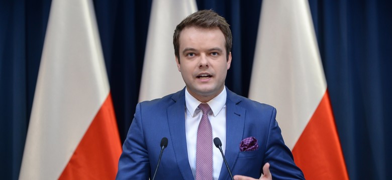 Misiewicz może być zatrudniony w MON? Rzecznik rządu zabiera głos