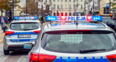 Kierowca jechał środkiem drogi. Policjant po służbie nie wahał się ani sekundy