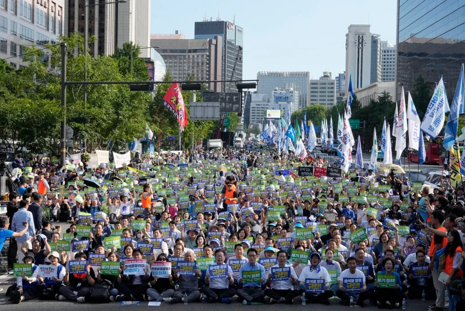 Građani Južne Koreje se protive ispuštanju prerađene radioaktivne vode iz Fukušime 