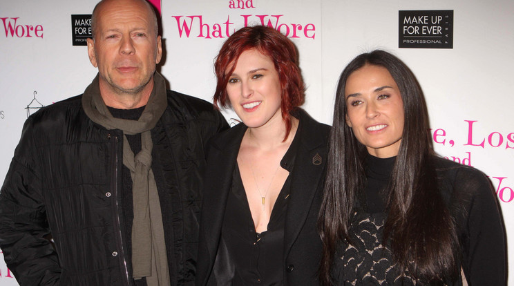 Bruce Willis és Demi Moore a lányuk, Rumer Willis társaságában/Fotó: Northfoto