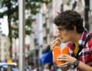 UE uzgodniła wprowadzenie zakazu plastikowych sztućców i słomek