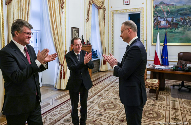 Andrzej Duda z Mariuszem Kamińskim i Maciejem Wąsikiem w Pałacu Prezydenckim