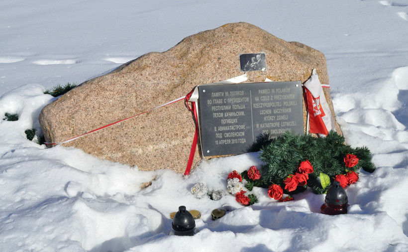 Pomnik na miejscu katastrofy w Smoleńsku