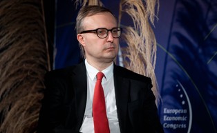 Szef PFR w Davos: Pobudzanie gospodarki inwestycjami pozwoli uniknąć jej spowolnienia