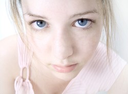 Masz jasną cerę? Łykaj witaminę D