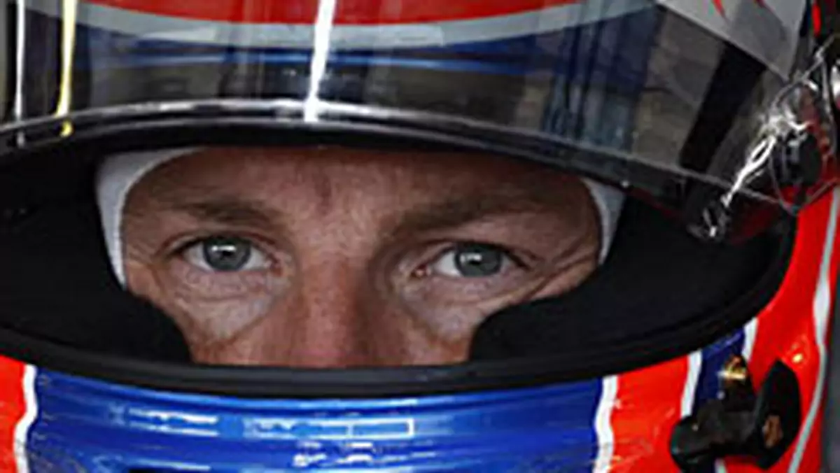 Grand Prix Australii 2011: mistrzowie świata i McLaren w roli głównej (2. trening)