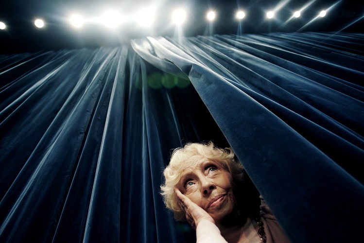 I nagroda w kategorii ludzie.
Anna Polony – jedna z najlepszych polskich aktorek, reżyserka, pedagog – podczas próby spektaklu dyplomowego swoich uczniów