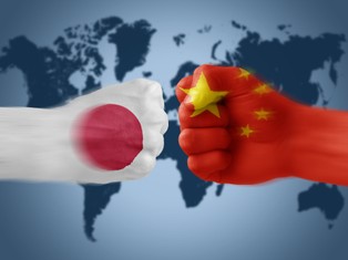 Chińskie okręty wojenne naruszyły wody terytorialne Japonii