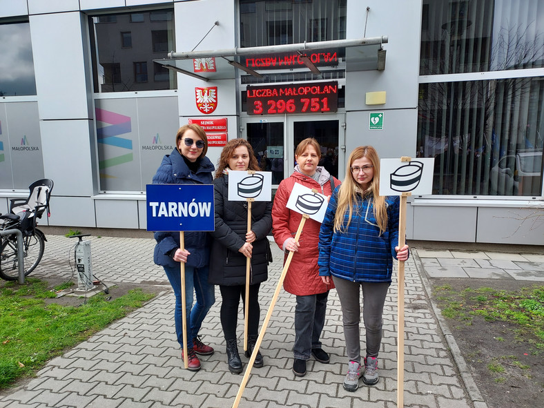 Pielęgniarki z Tarnowa od kilku miesięcy nagłaśniają problem związany z dyskryminacją płacową