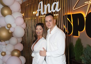 Ana, Mirče