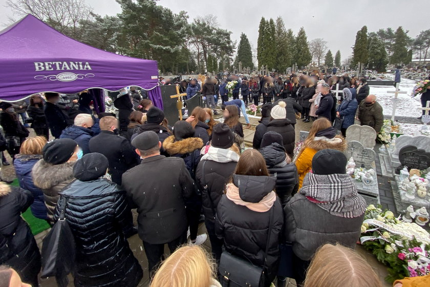 Morderstwo pod Siedlcami. Pogrzeb 16-letniej Anny Ż.