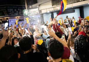 Venecuelanci slave hapšenje Madura