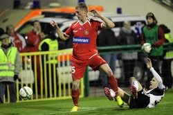 T-Mobile Ekstraklasa: Obrońca wyręcza napastników. Legia wygrywa