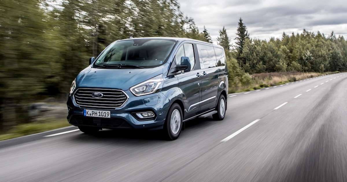 ford transit custom phev cena