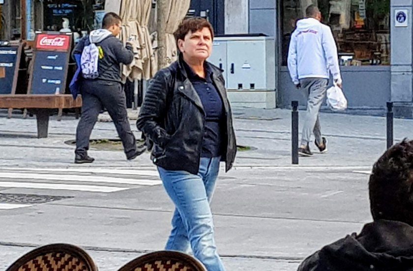 Szydło rzuciła broszki dla rocka