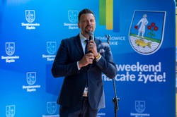 Twierdzi, że PiS ukradło nazwę jego partii. "Ginie w Google na rzecz programu Kaczyńskiego"