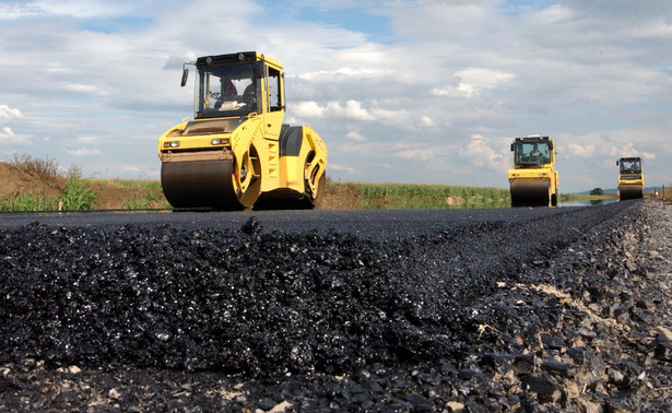 Nowy rząd trafił na minę po starym? "Przetargi wygrywają firmy bez kapitału, doświadczenia, ludzi i sprzętu"