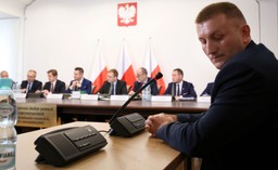 Świadek: Marcinkowski próbował w sądzie wymóc na mieście zwrot Twardej 8