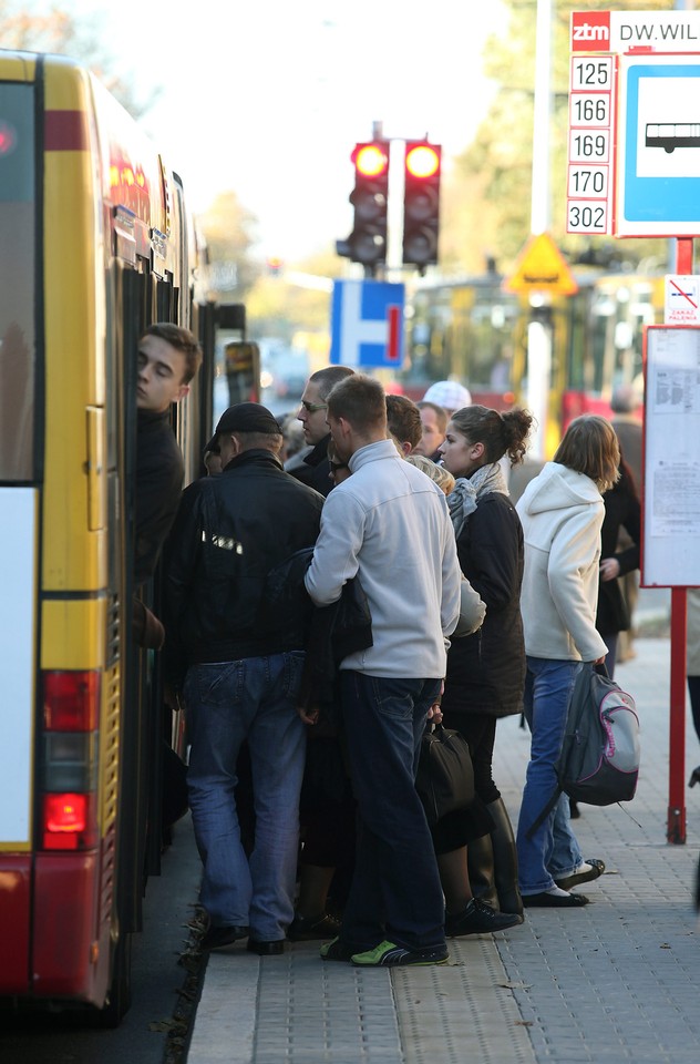  Chaos komunikacyjny na placu Wileńskim w Warszawie