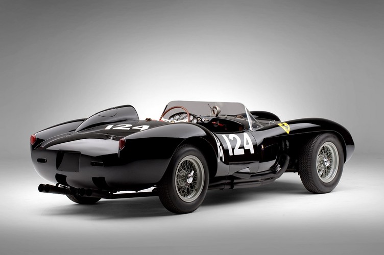 Ferrari model 250 Testa Rossa z 1957 roku sprzedano na aukcji za rekordową cenę 9 milionów euro.