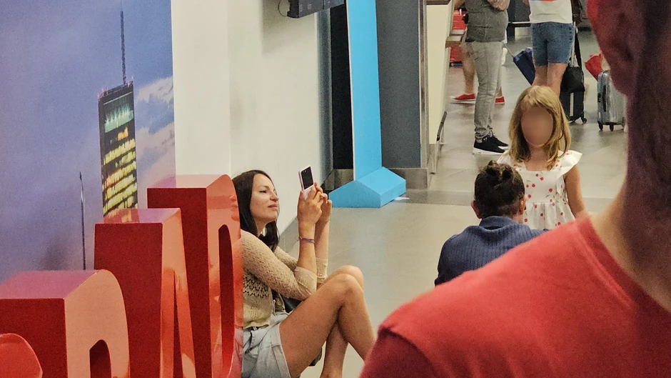 Ružica Veljković sa ćerkom i mužem